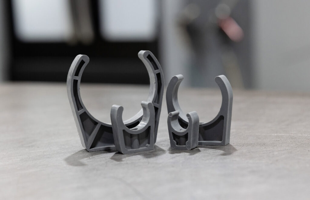 Maclow Pipe Clips